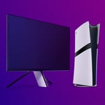 En datorskärm bredvid en Playstation 5 Pro