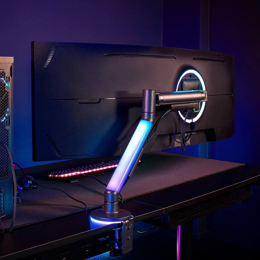Baksida av skärm med Alzare RGB på
