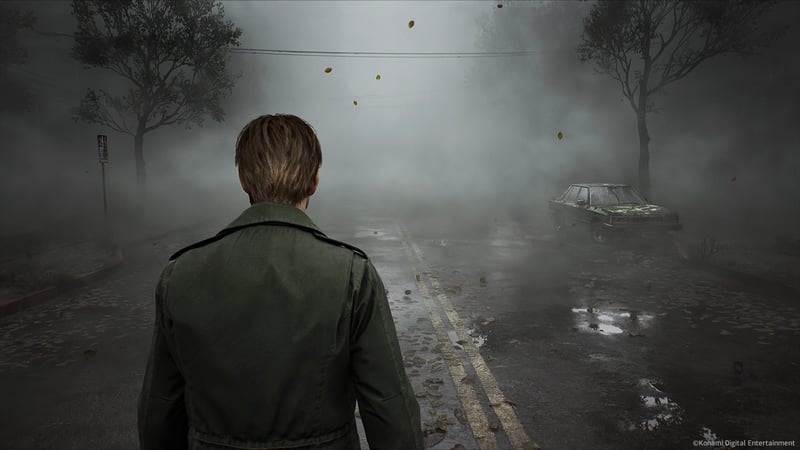 Silen hill 2 protagonist på gata med dimma