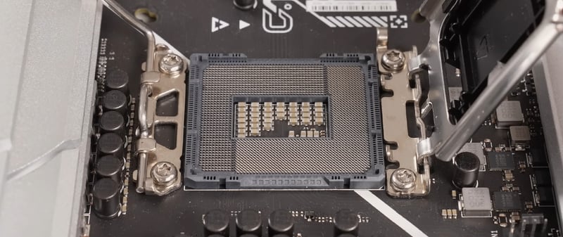 Sockel av LGA1700-modell på ett moderkort