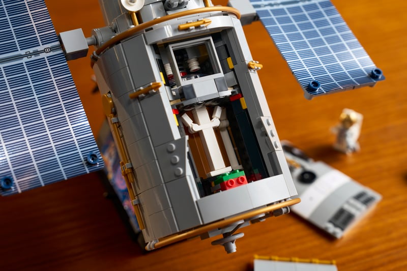 LEGO Hubble