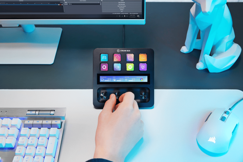 hand som vrider på Stream deck