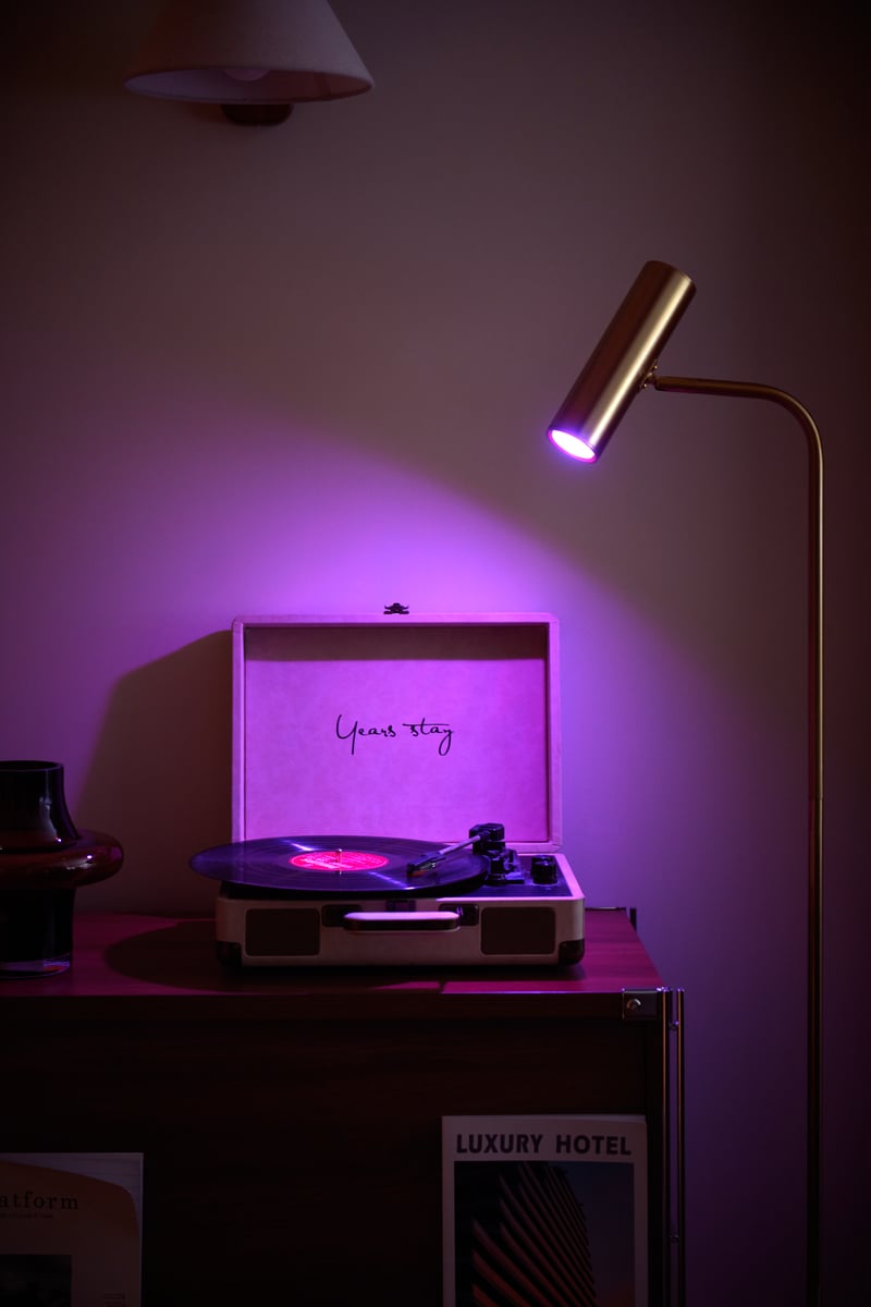 Golvlampa med Aqara-lampa