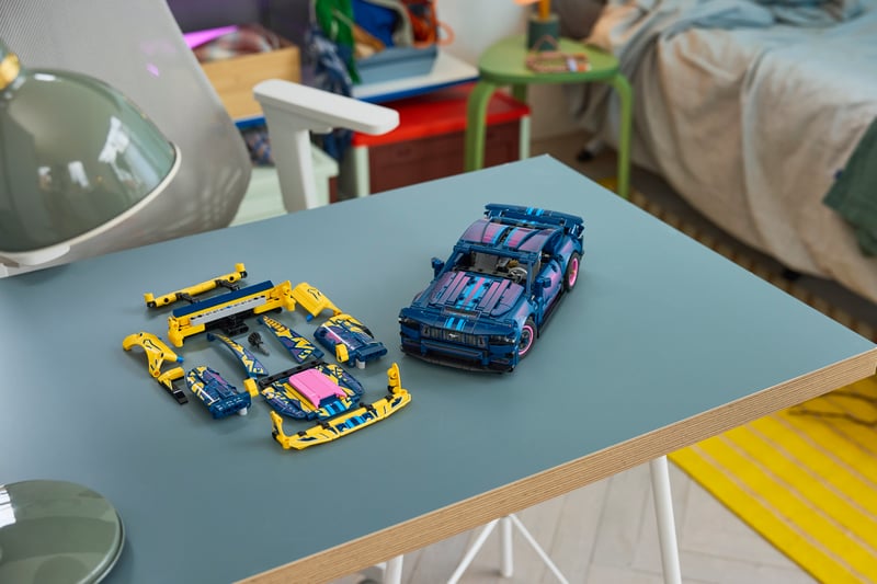 LEGO Technic Specialdesignad Ford Mustang GT 42236