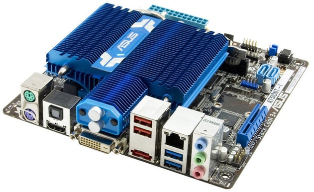 Asus AT5IONT-I mini-ITX, Socket 559