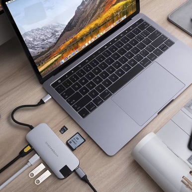 Hyperdrive USB-C Dockningsstation Slim 49W 8 portar Silver