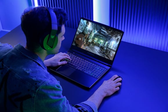 Acer Predator Helios 300 - 15,6" | i7 | 16GB | 1TB | RTX 3080 | 300Hz | FHD