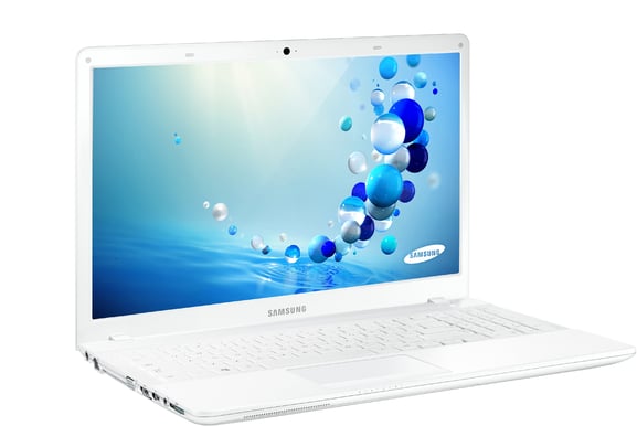 Samsung ATIV Book 2 NP275E5E - E2, 4GB, 500GB, 15,6", numeriskt tangentbord