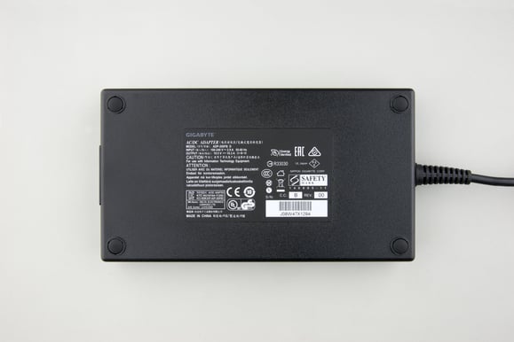 Aorus laddare 200W X5