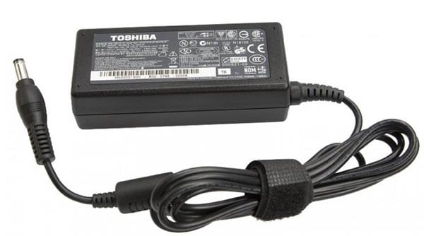 Toshiba AC-adapter