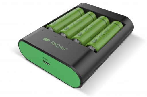 GP ReCyko Batteriladdare 4x 2600 mAh AA på köpet Svart