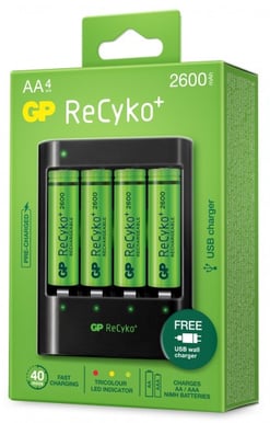 GP ReCyko Batteriladdare 4x 2600 mAh AA på köpet Svart