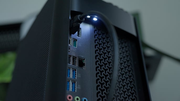 Corsair One a600 Valnöt - Ryzen 9 | 64GB | 4TB | RTX 5080