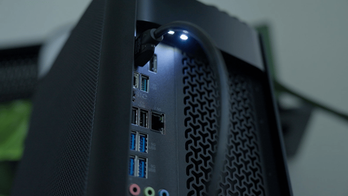 Corsair One i600 Dark Metal - Ultra 9 | 96GB | 6TB | RTX 5090