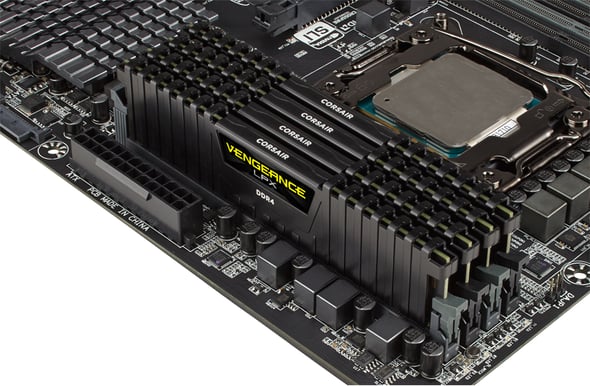 Corsair 32GB (4x8GB) DDR4 3200MHz CL16 Vengeance LPX Svart