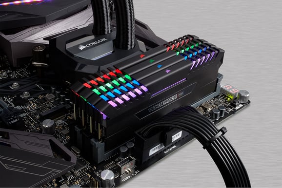 Corsair 32GB (4x8GB) DDR4 3200MHz CL16 Vengeance RGB