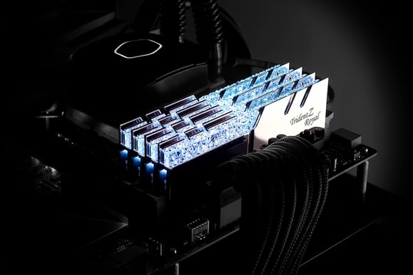 G.Skill 16GB (2x8GB) DDR4 3200MHz CL16 Trident Z Royal RGB Silver