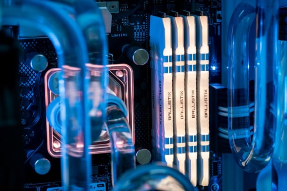 Ballistix 32GB (2x16GB) DDR4 3600MHz CL16 Svart RGB