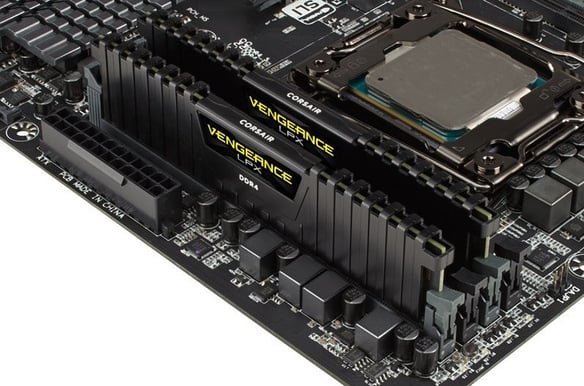 Corsair 16GB (2x8GB) DDR4 3600MHz CL20 Vengeance LPX Svart