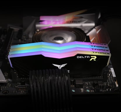 Team Group 16GB (2x8GB) 3200MHz CL16 T-Force Delta RGB Svart