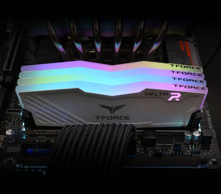 Team Group 64GB (2x32GB) 3200MHz CL16 T-Force Delta RGB Vit