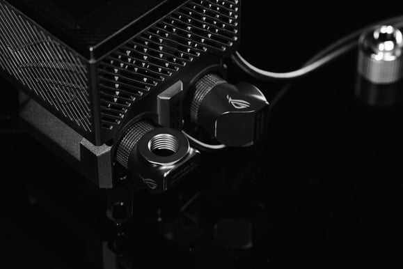 ASUS Ryujin III Vattenblock Svart AM5/AM4 och LGA 1700/1851/1200/115x
