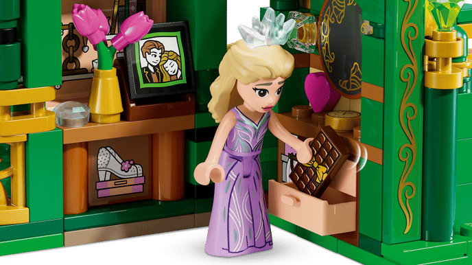 LEGO Wicked Emerald City & Kiamo Ko Castle 75689