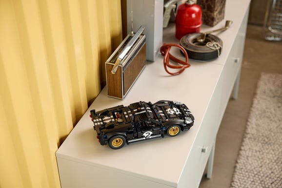 LEGO Technic 1966 Ford GT40 MKII 42223