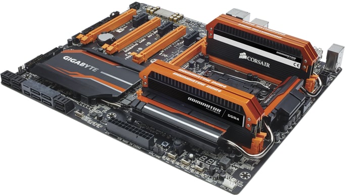 Corsair 16GB (4x4GB) DDR4 3400MHz CL16 Dominator Orange