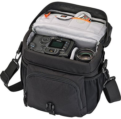 LowePro Nova 170 AW Svart