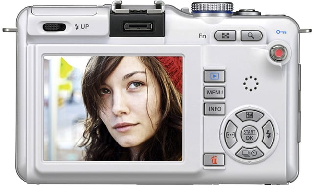 Olympus Pen E-PL1 + 14-42mm + 40-150mm Vit/Silver