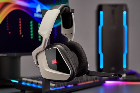 Corsair VOID PRO RGB Wireless Vit - Inet.se