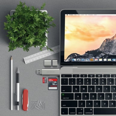 Satechi USB-C-adapter Micro/SD-kortläsare 2 portar Silver