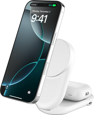 Belkin UltraCharge 2-i-1 hopfällbar magnetisk laddare med Qi2 25W - Vit