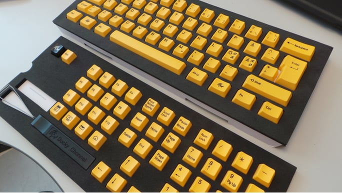 Ducky Keycap Set Thick PBT 109 Yellow Nordic Dyesub