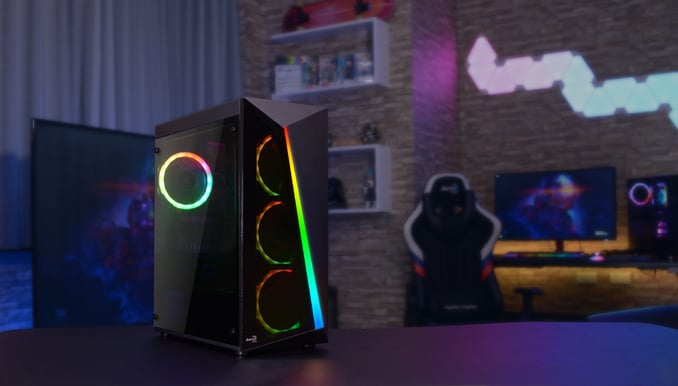 AeroCool Shard TG inkl. 4st RGB-fläktar