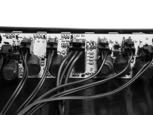 NZXT SENTRY MIX 2 6-kanal Fläktkontroller