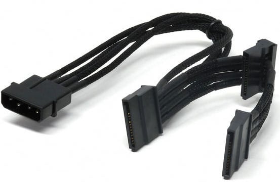NZXT Molex till 3st SATA 200mm - sleevad