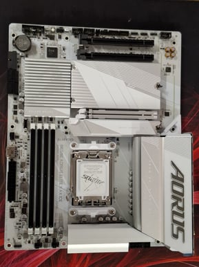 Gigabyte B650E Aorus Elite X AX ICE