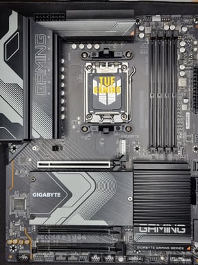 Gigabyte X670 Gaming X AX
