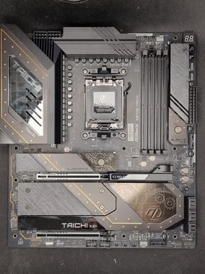 ASRock X870E Taichi