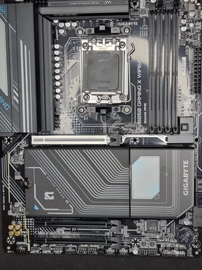 Gigabyte B850 Gaming X WIFI6E
