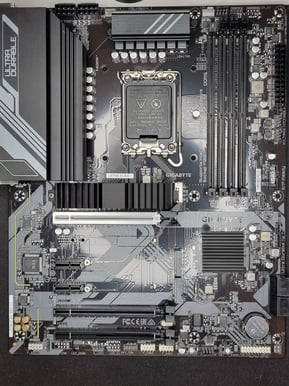 Gigabyte Z790 D AX